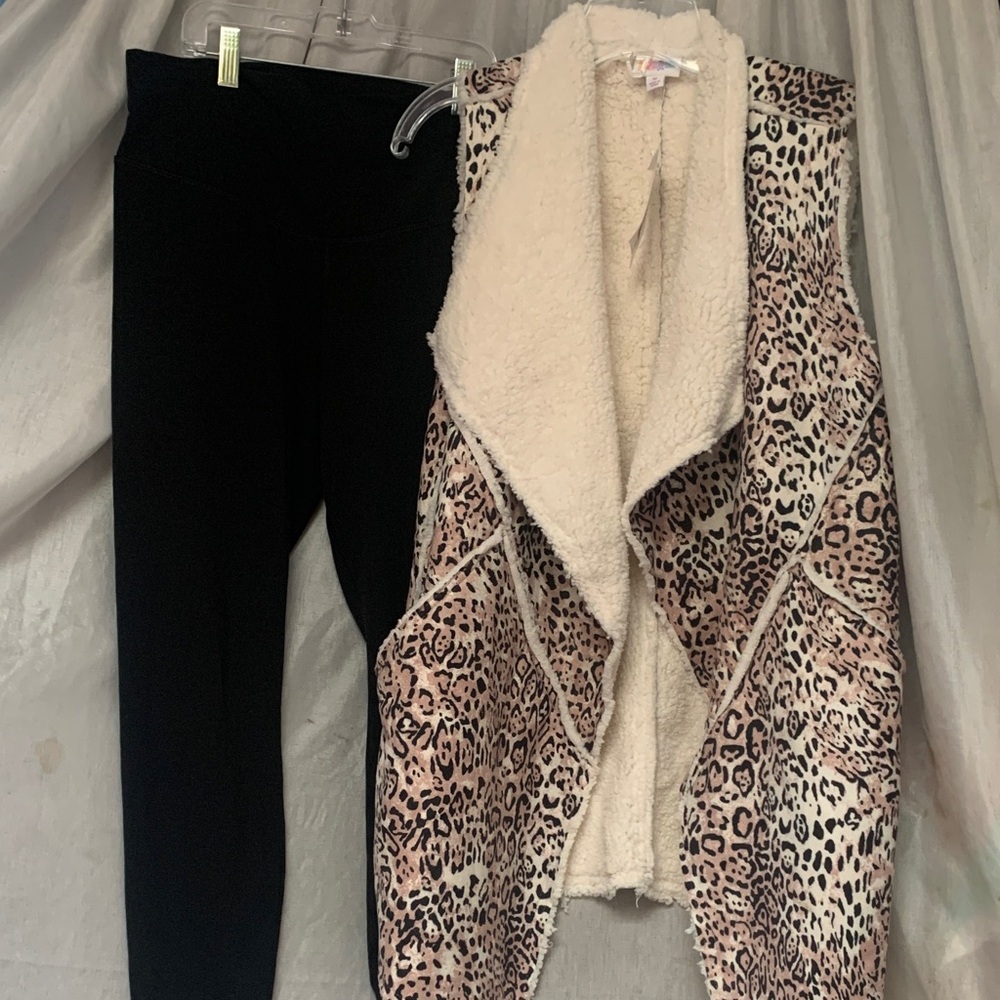LuLaRoe Leopard Print Teddy Vest with Cream Sherpa Collar